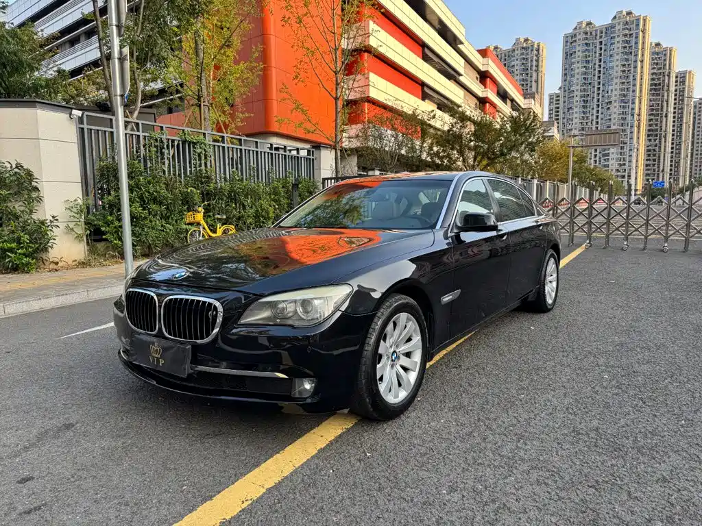 Фото 1 - BMW 7 Series