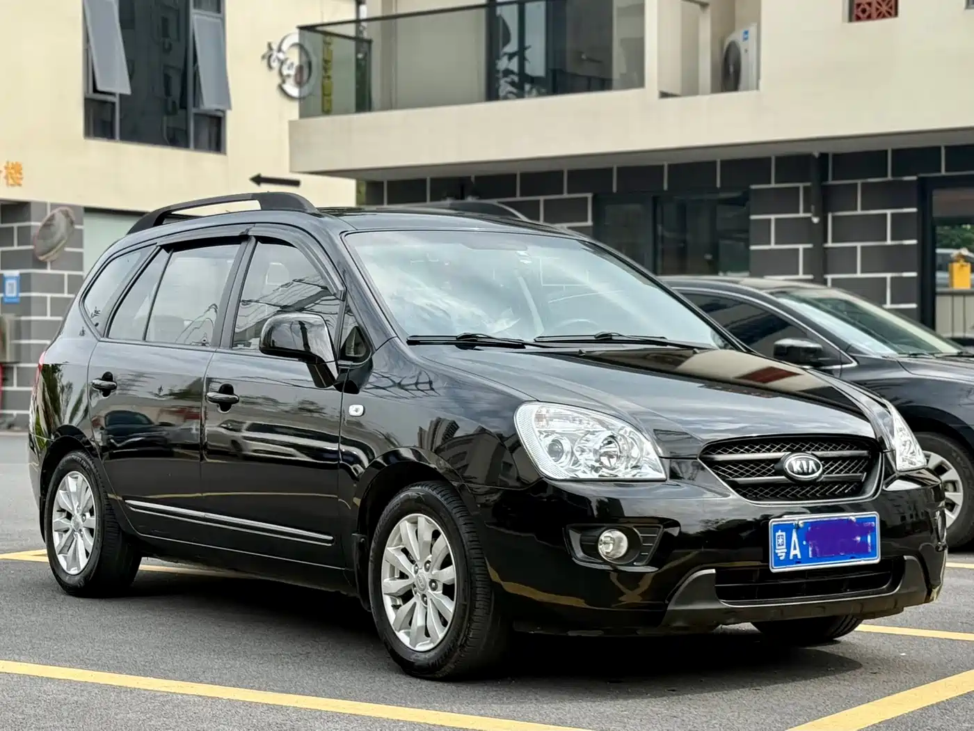 Kia Carens 2011 2.0L 7-Seater Automatic Luxury фото 3