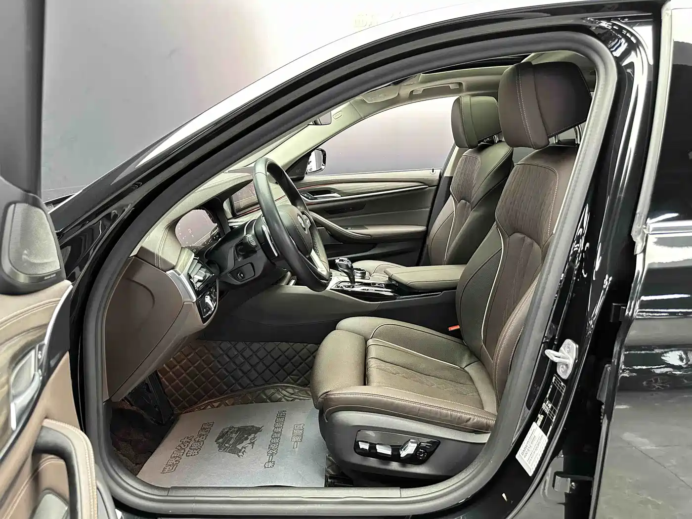 BMW 5 Series 2021 530Li Premium Luxury Package фото 9