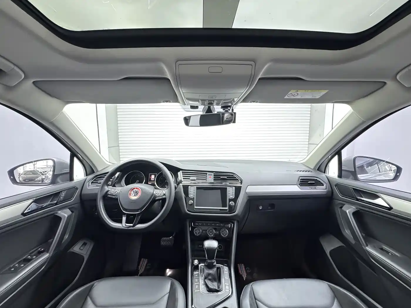 Volkswagen Tiguan L 2017 380TSI Automatic 4WD Luxury Edition фото 5