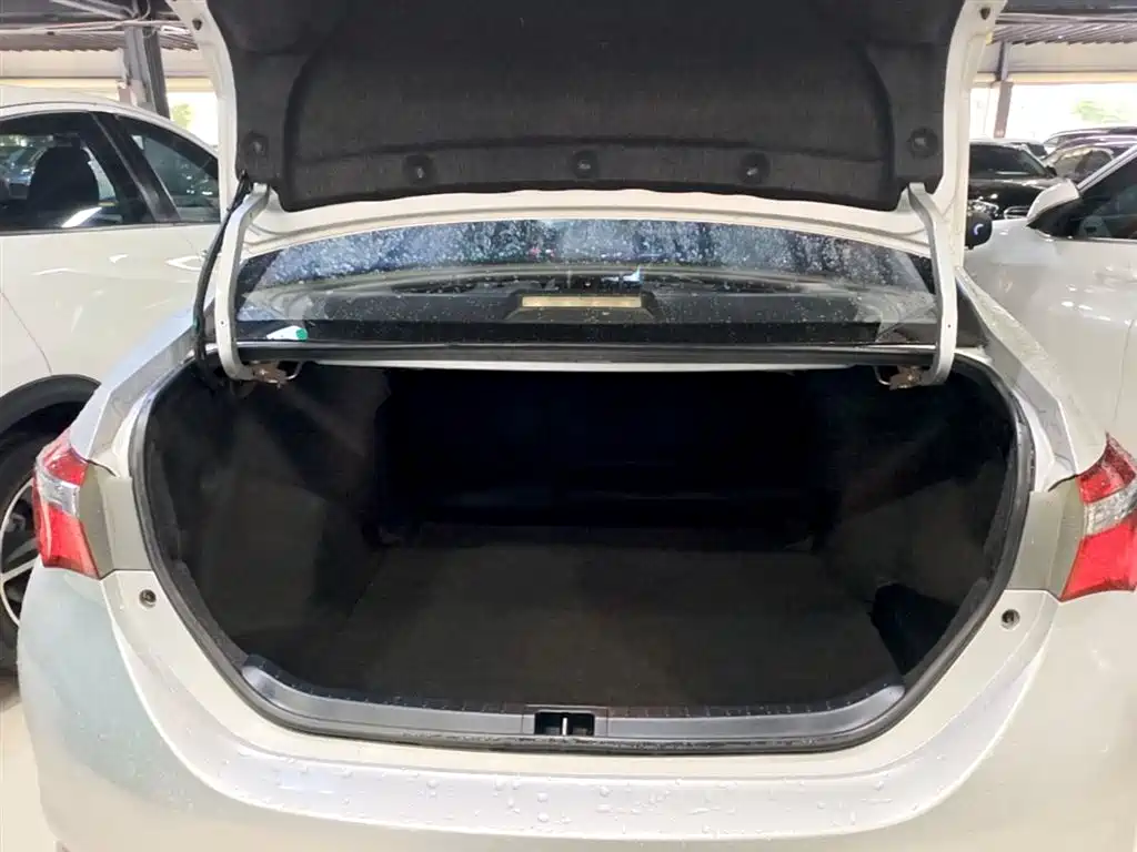 Toyota Corolla 2018 1.2T S-CVT GL-i Smart Shine Edition фото 19
