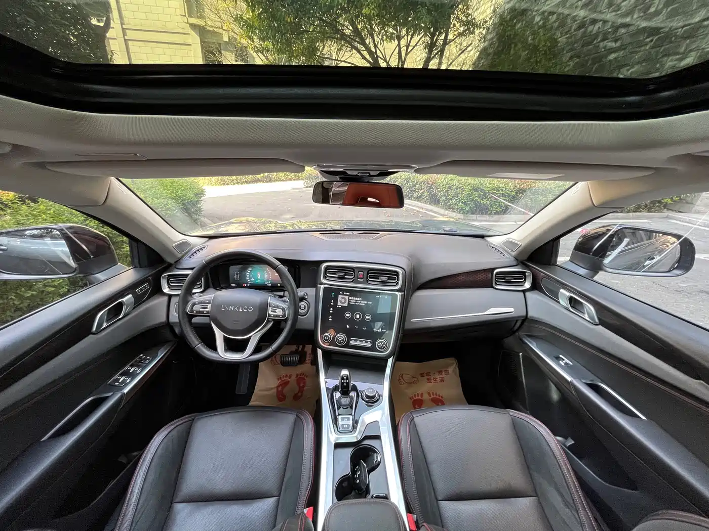 Lynk & Co 01 2017 2.0T AWD Pro фото 12