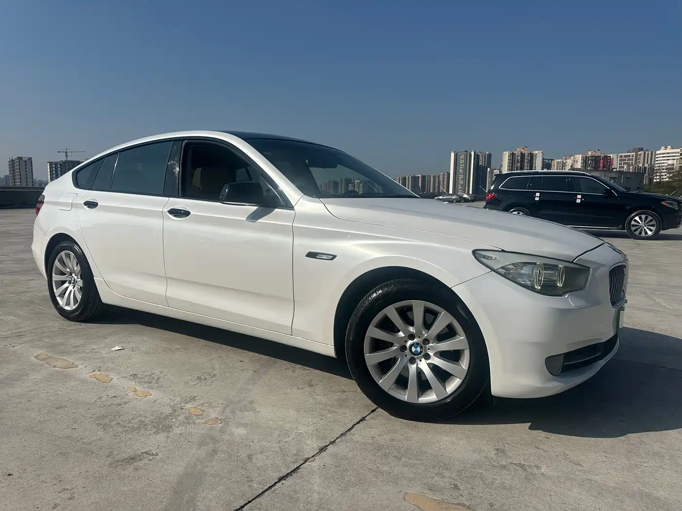 BMW 5 Series GT 2011 535i Elegance фото 3