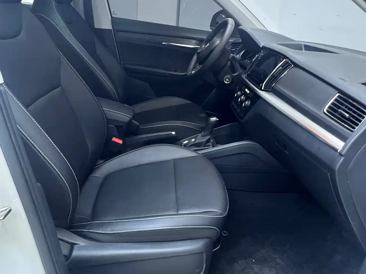 Škoda Kamiq 2022 1.5L Automatic Comfort Edition фото 23