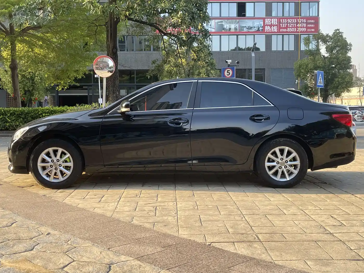 Toyota Reiz 2010 2.5V Elegance Elite Edition фото 9