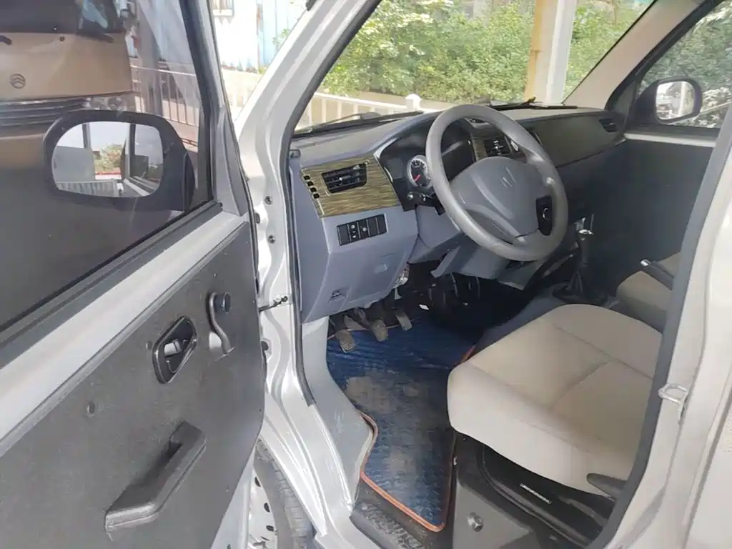 Jinbei Little Sea Lion X30 2023 2023 1.5L Super Comfort Van 2/5 Seats Non-AC SWC15M