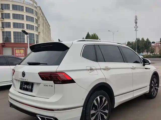 Volkswagen Tiguan L 2022 330TSI Auto 2WD R-Line Premium Edition — фото 4