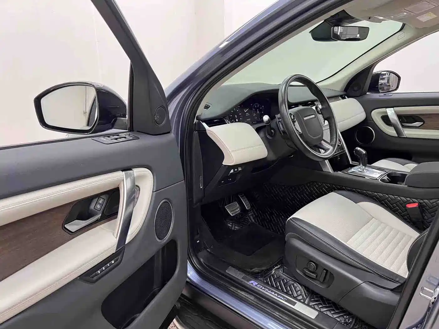 Land Rover Discovery Sport 2020 249PS R-Dynamic Performance фото 6