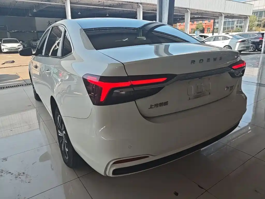 Фото 23 - Roewe i6 MAX EV