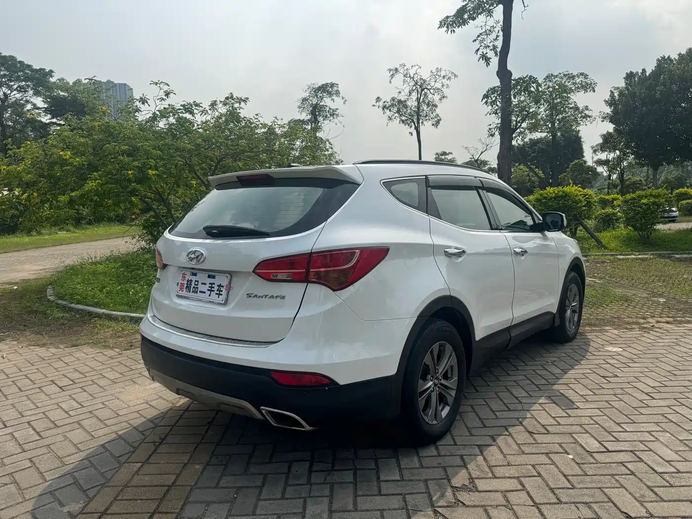 Hyundai Santa Fe 2015 2.4L Automatic 4WD Smart 5-seater фото 8