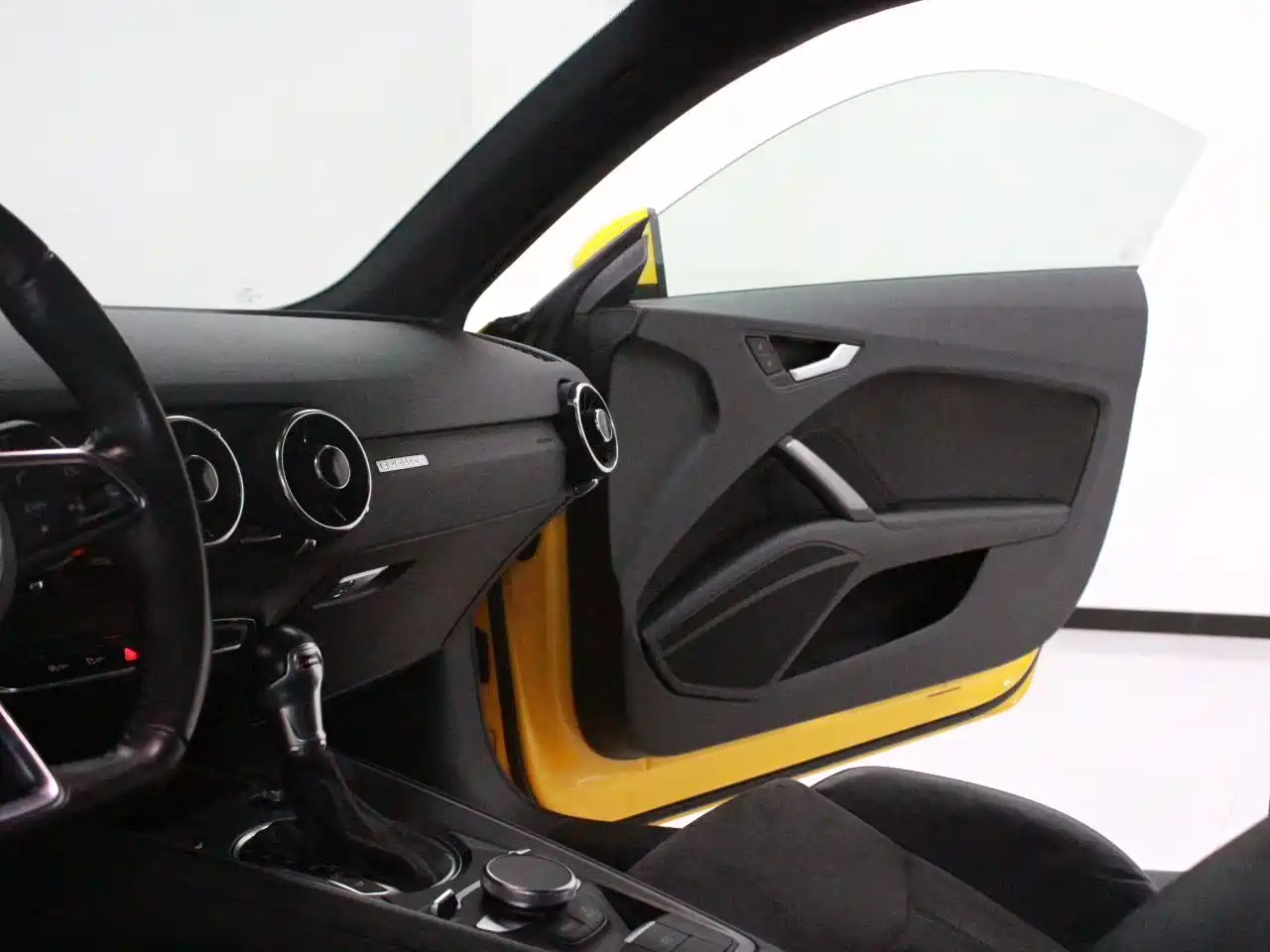 Audi TT 2015 TT Coupe 45 TFSI quattro фото 9