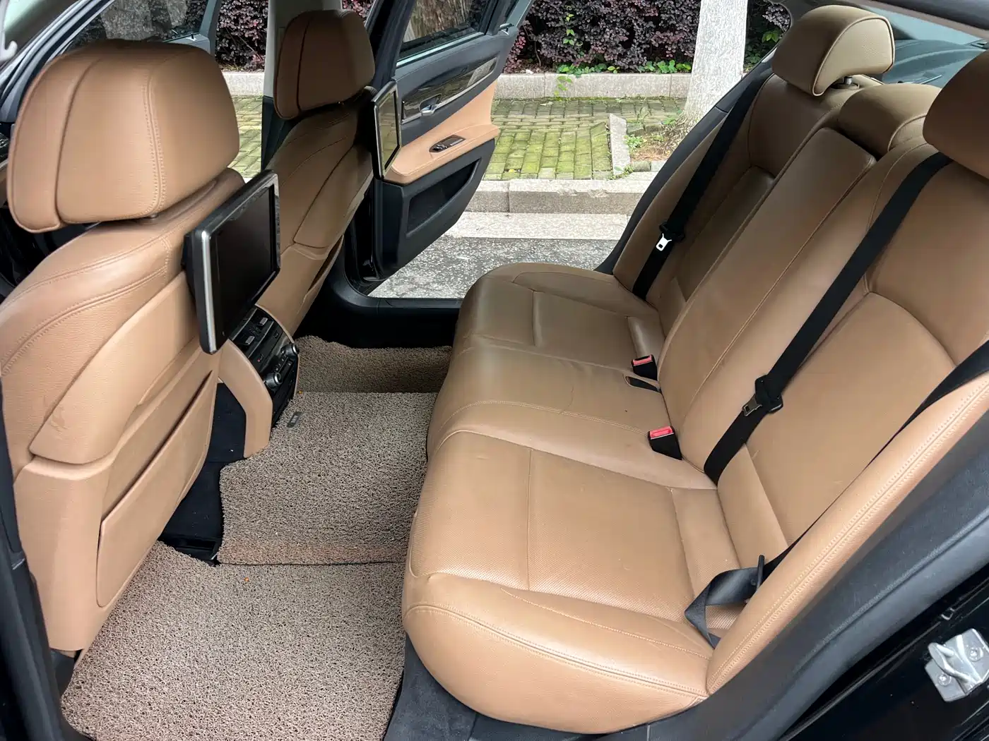 Фото 23 - BMW 7 Series