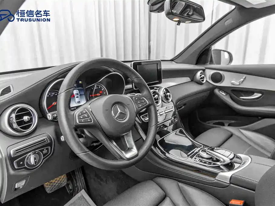 Mercedes-Benz GLC Coupe 2019 GLC 200 4MATIC Coupe SUV фото 12