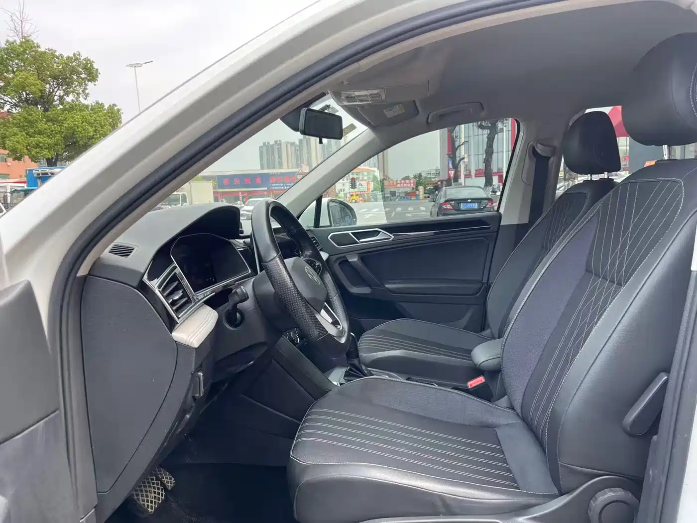 Volkswagen Tiguan L 2022 330TSI Automatic 2WD Comfort Edition фото 4