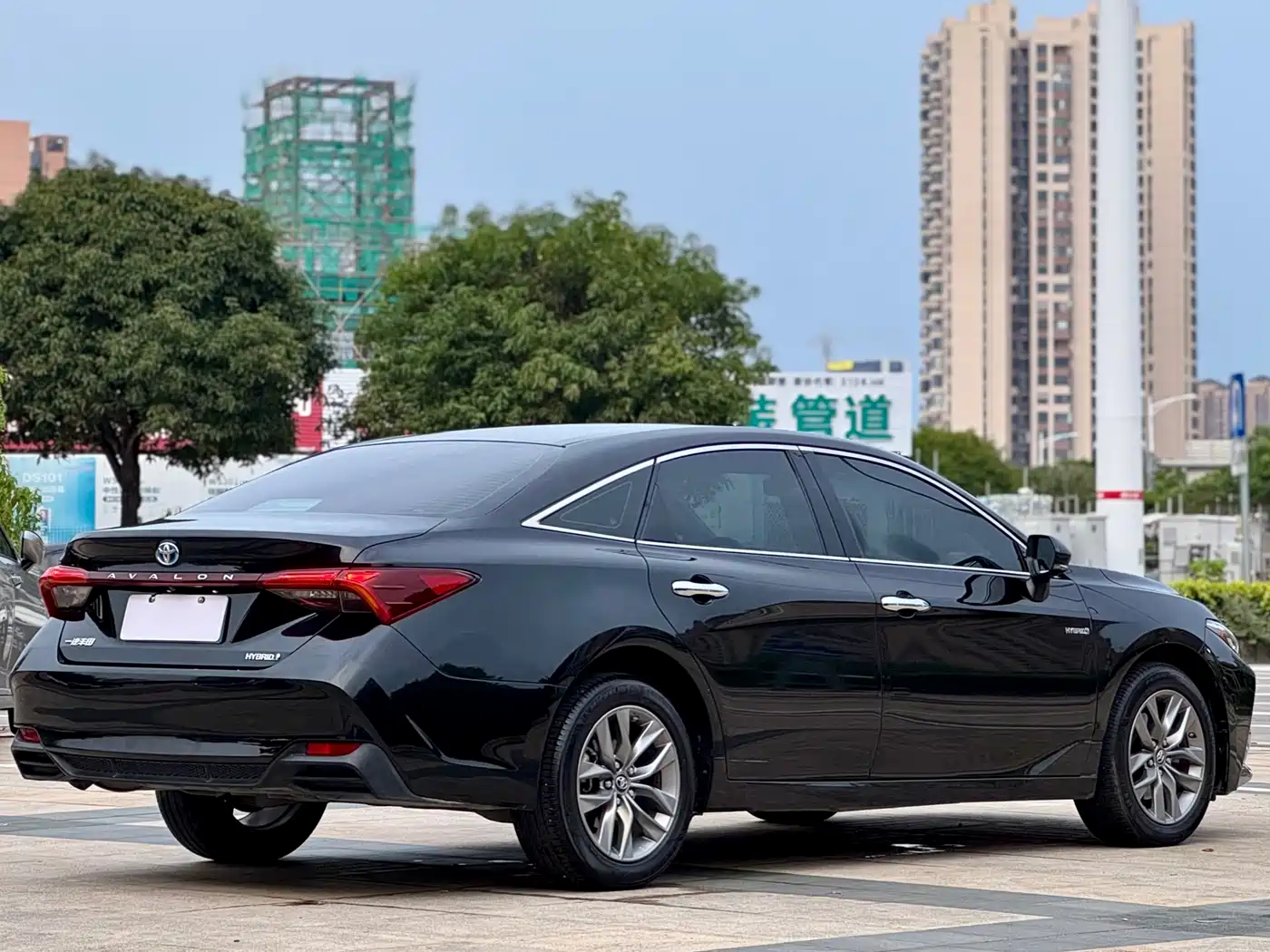 Toyota Avalon 2019 Hybrid 2.5L Luxury Edition China V фото 12