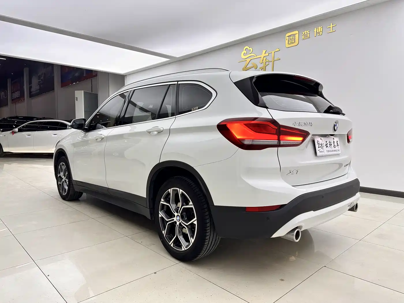 BMW X1 2022 sDrive25Li Leading фото 12