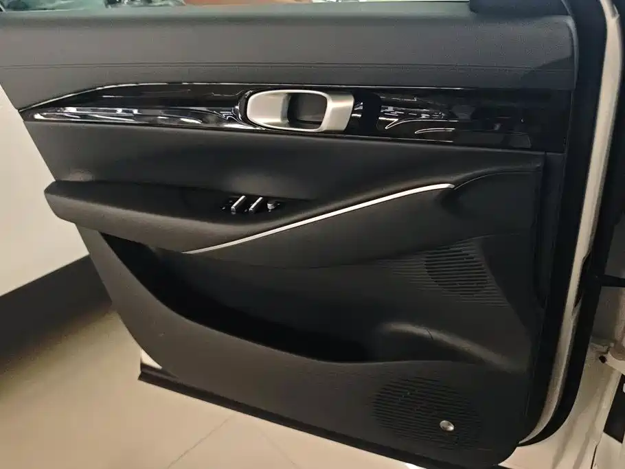 Фото 7 - Geely Galaxy Galaxy E5