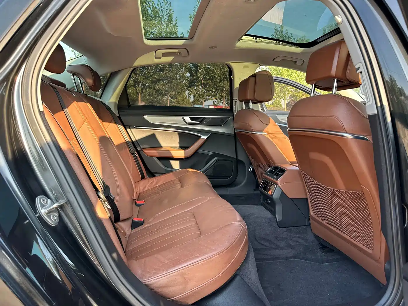 Фото 8 - Audi A6L