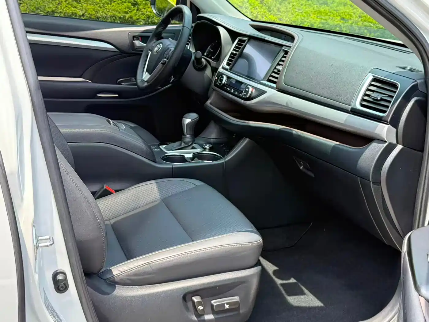 Toyota Highlander 2018 2.0T 4WD Premium 7-seater China VI фото 14
