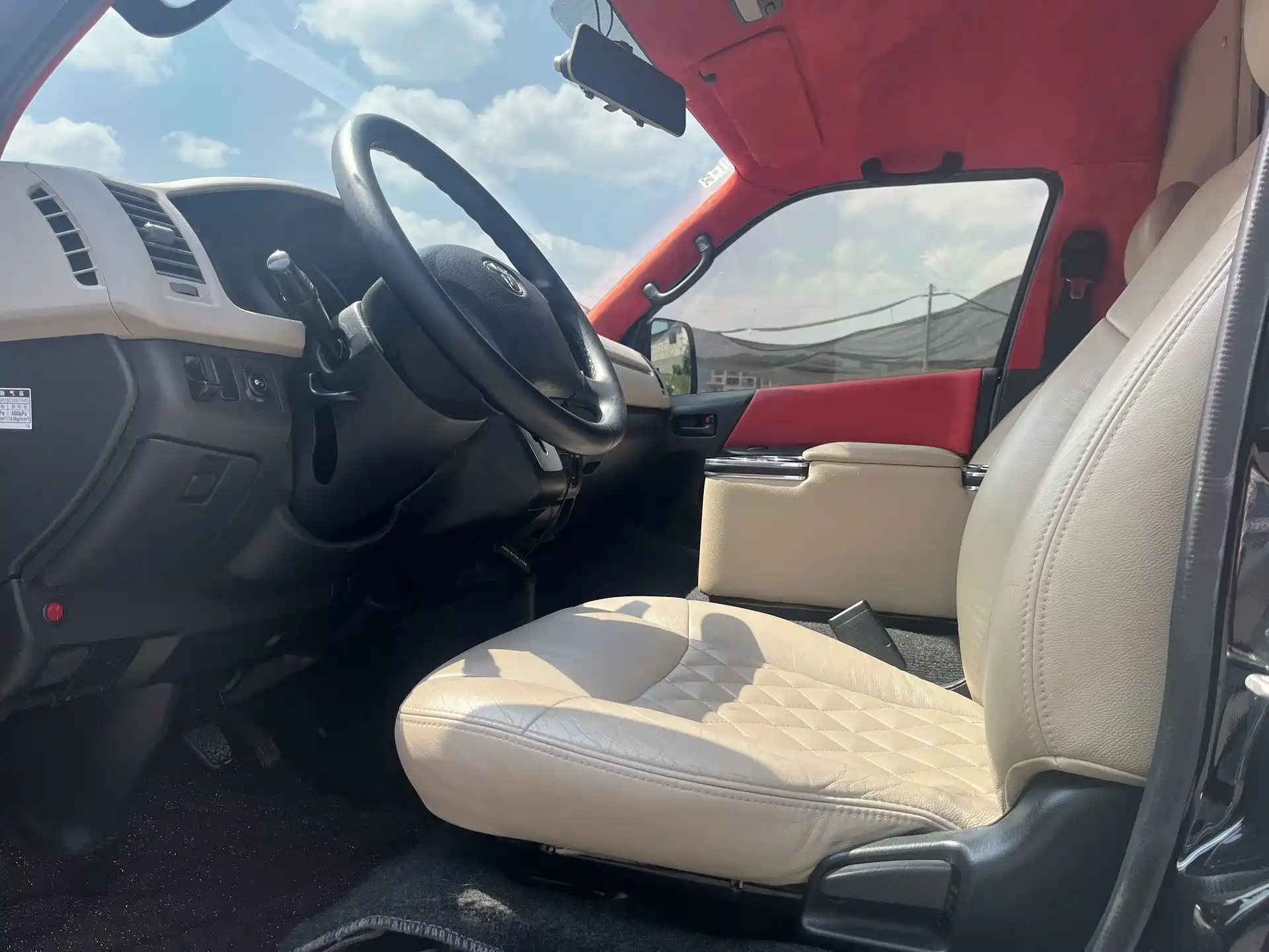 Фото 11 - Toyota HIACE