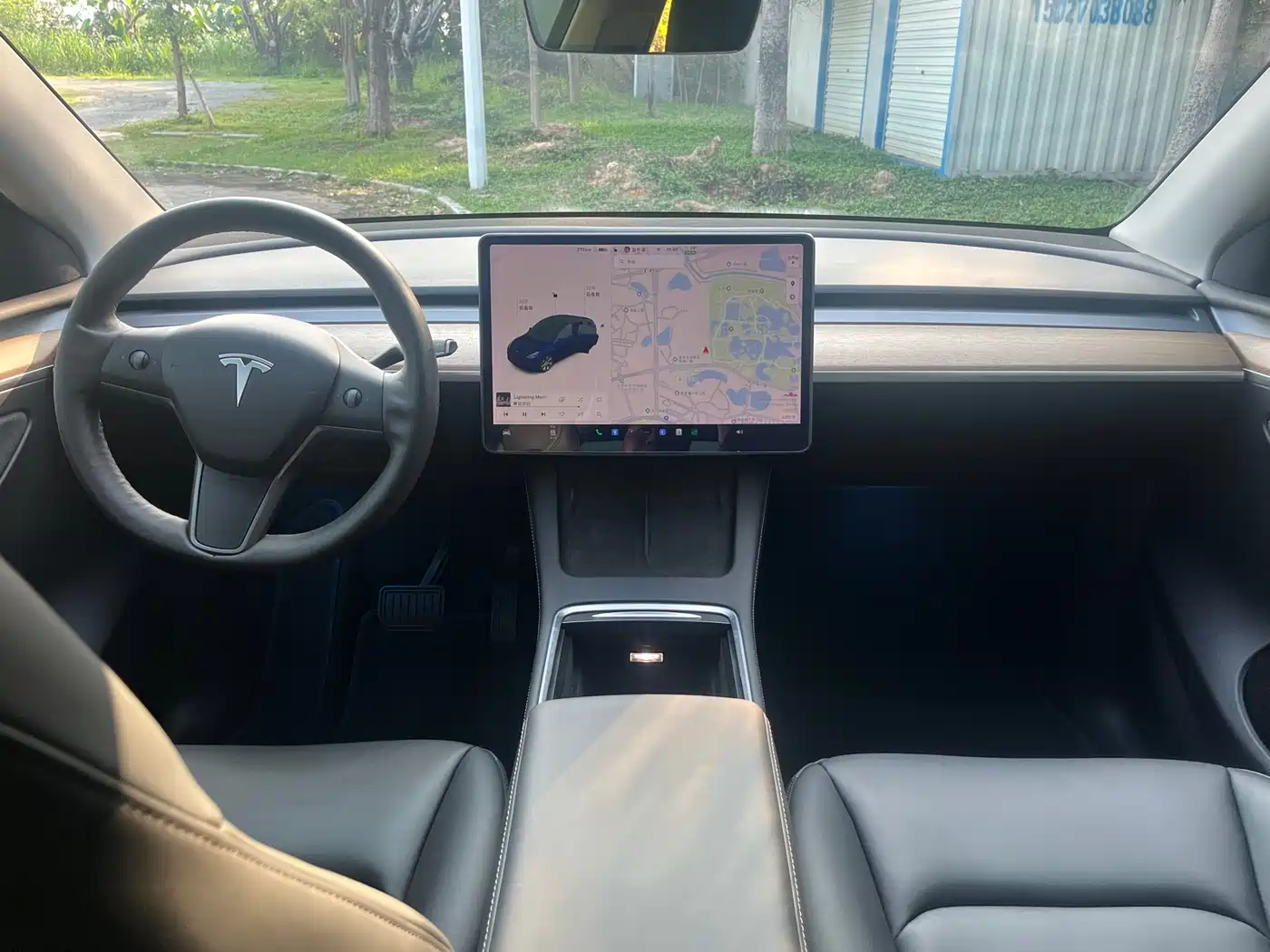 TESLA MODEL Y