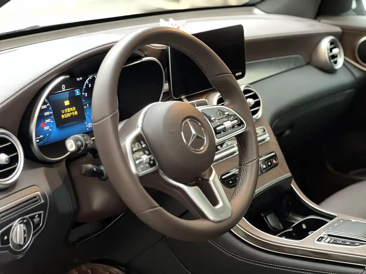 Mercedes-Benz GLC 2020 Facelift GLC 300 L 4MATIC Dynamic фото 4
