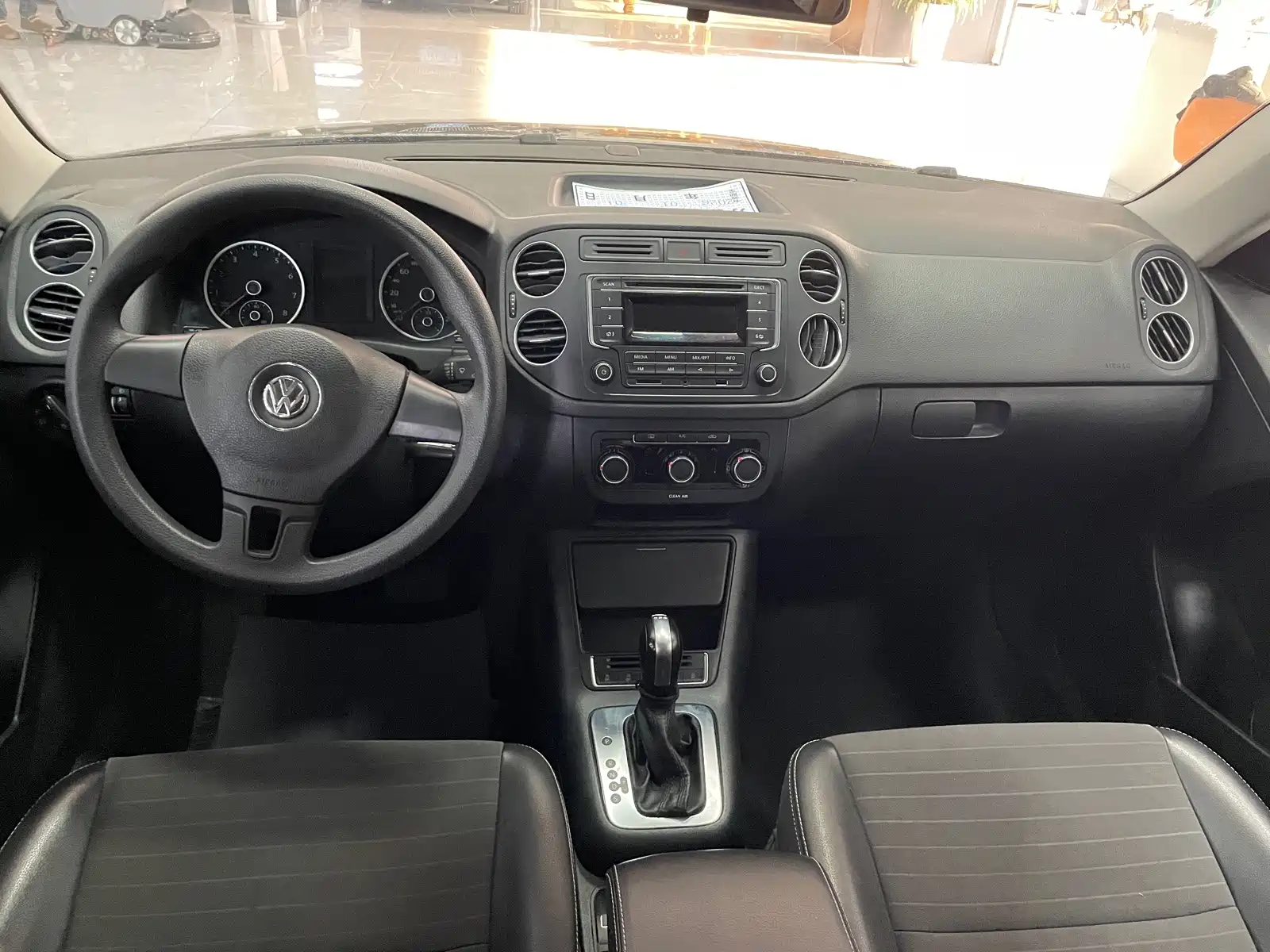 Фото 14 - Volkswagen Tiguan