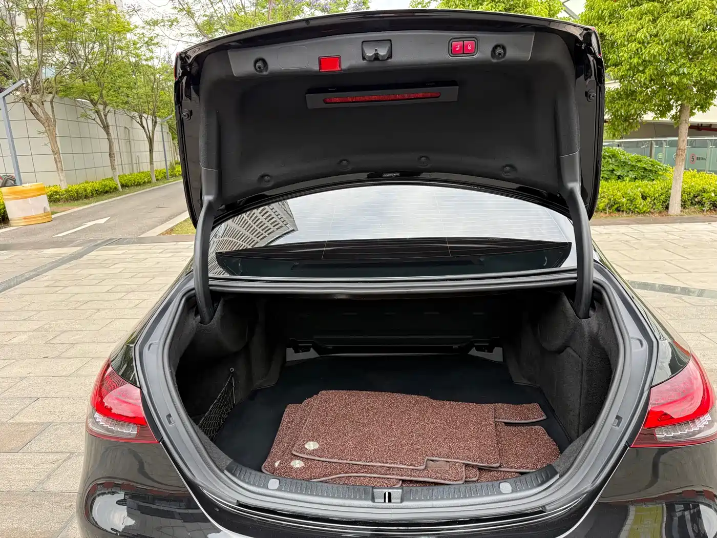 Mercedes-Benz E-Class 2022 E 300 L Fashion фото 40