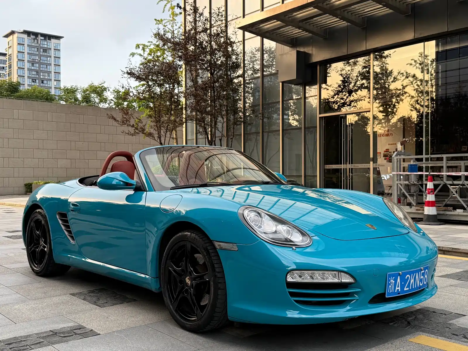 Photo 3 - Porsche Boxster
