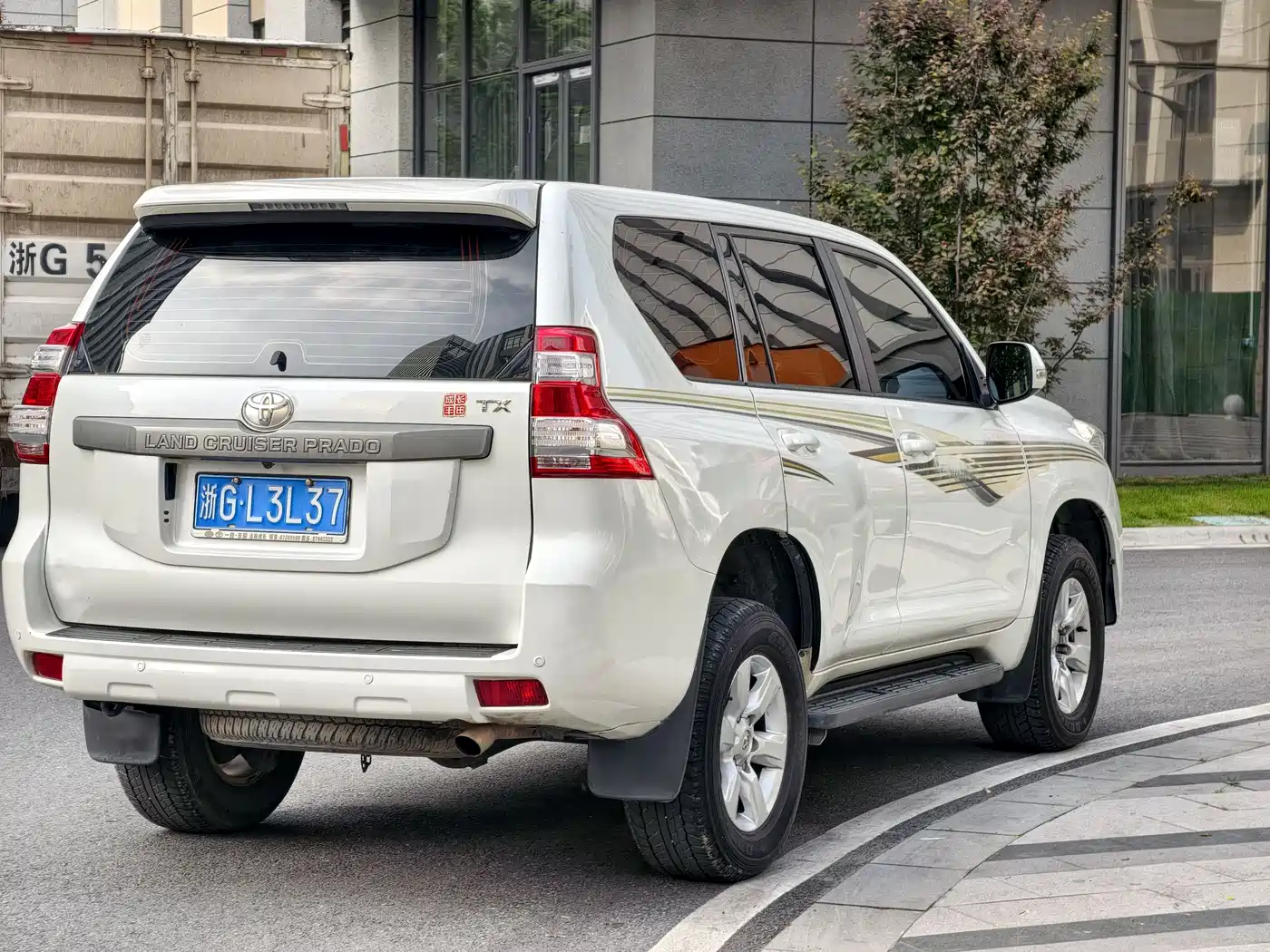 Toyota Prado (Import) 2014 2.7L Automatic Standard Edition фото 12