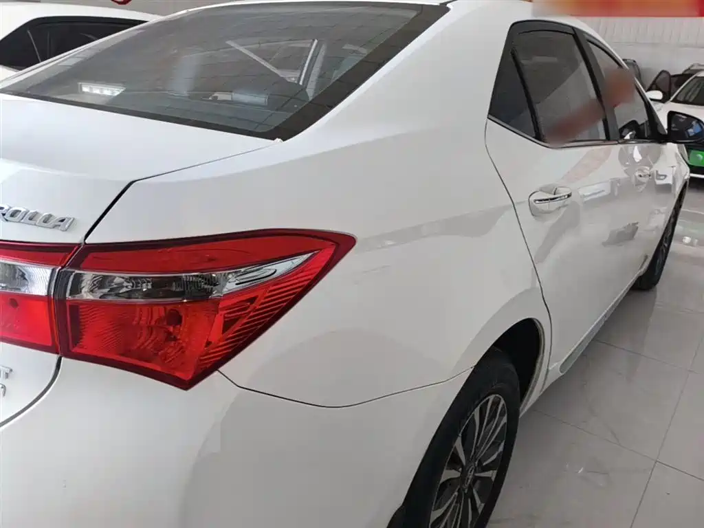 Toyota Corolla 2017 Facelift 1.2T S-CVT GL-i фото 7