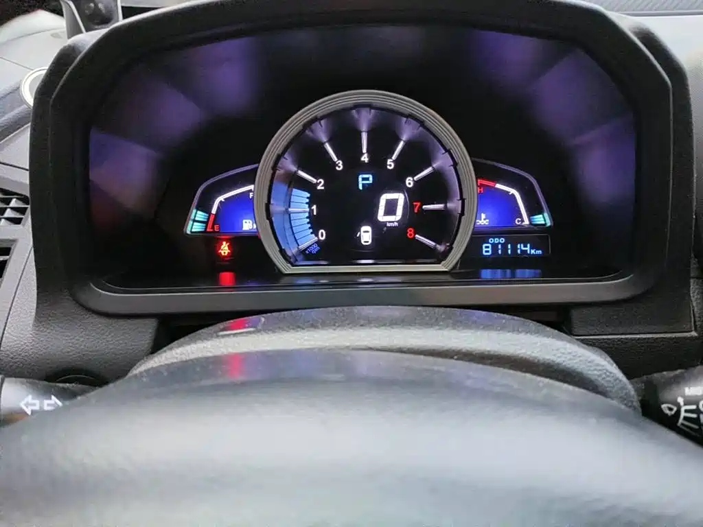 Фото 4 - Luxgen U6 SUV