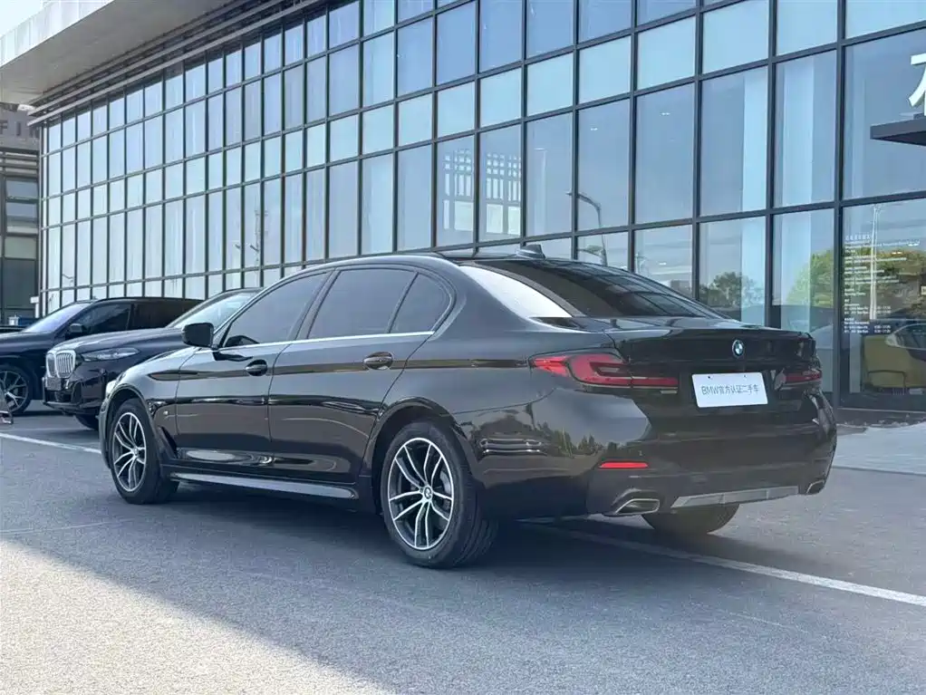 BMW 5 Series 2022 525Li M Sport Package фото 5