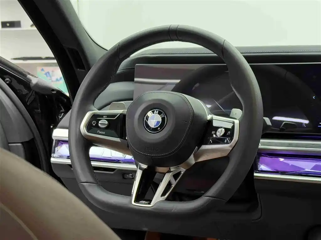 BMW 7 Series 2023 Facelift 740Li Exclusive M Sport Package фото 14