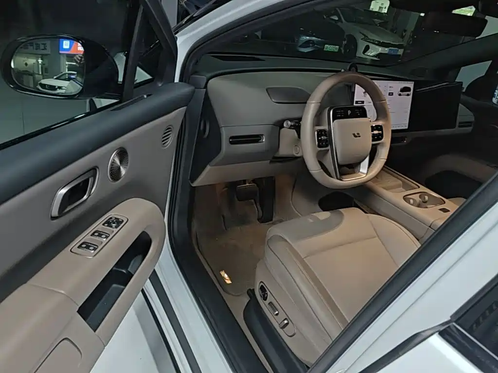 Li Auto i6 2025 2025 2WD Base Model