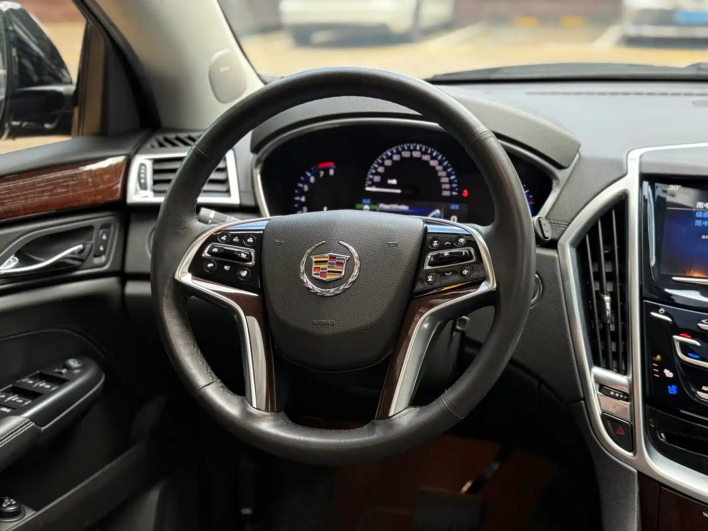 Фото 20 - Cadillac SRX