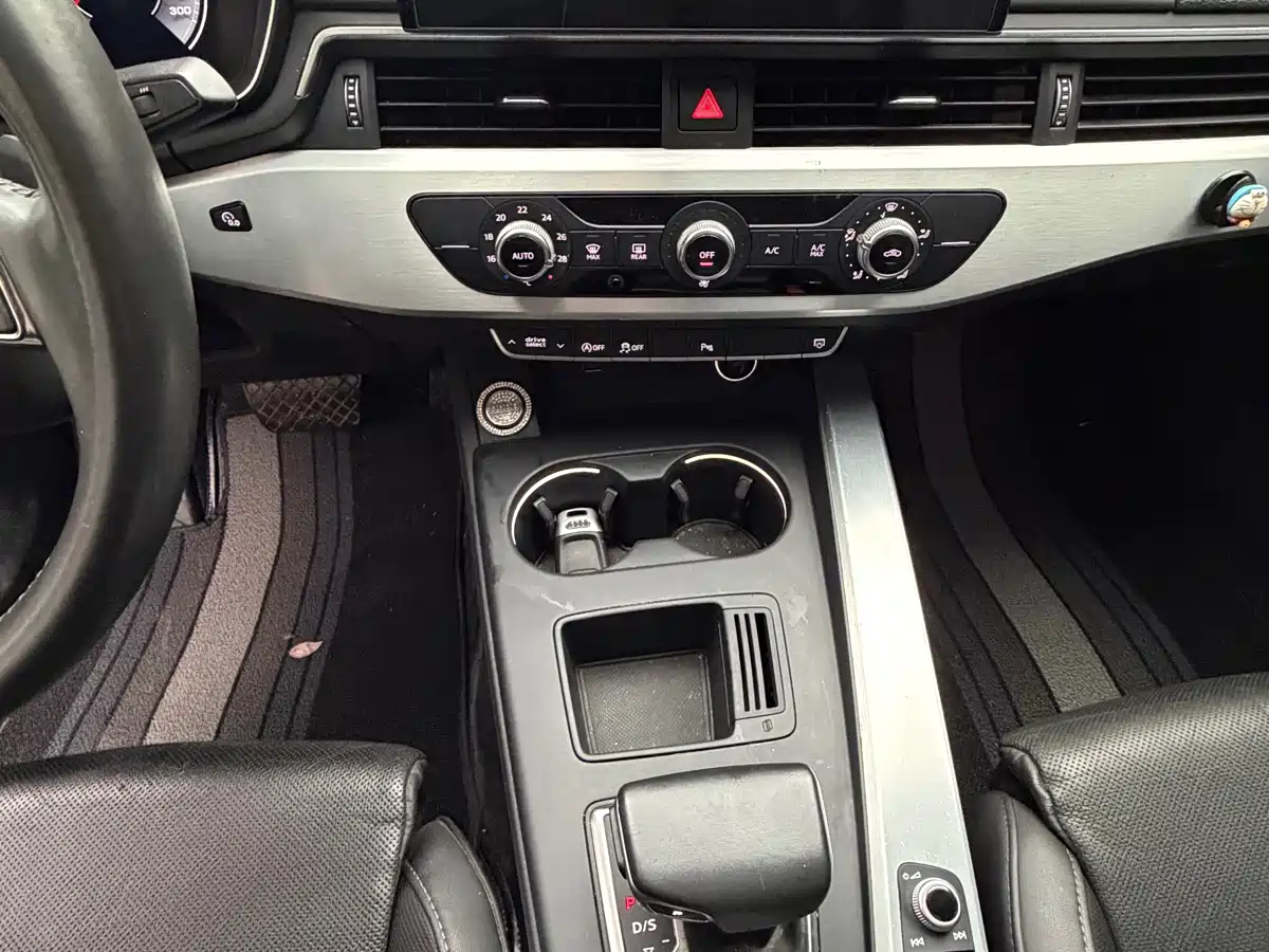 Audi A4L 2020 40 TFSI Fashion Dynamic Edition фото 12