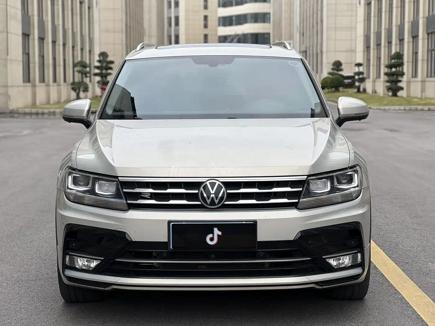 Volkswagen Tiguan L 2021 330TSI Automatic 2WD R-Line Premium фото 2