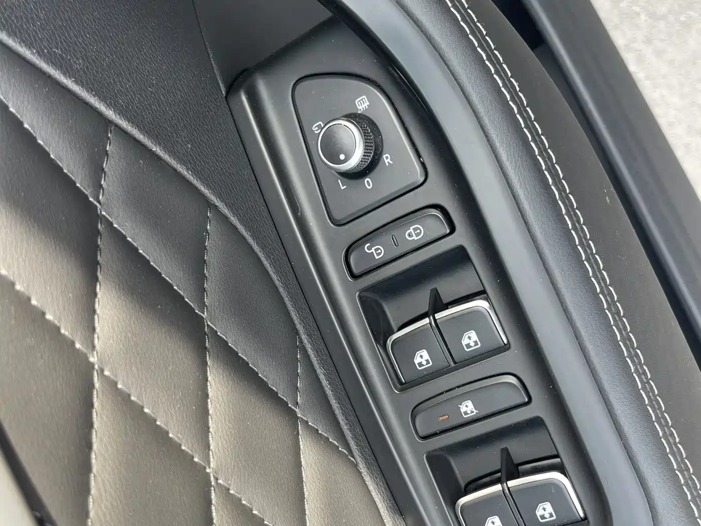 Hongqi HS7 2021 3.0T Automatic AWD Smart Connect Qi Chang Edition фото 24
