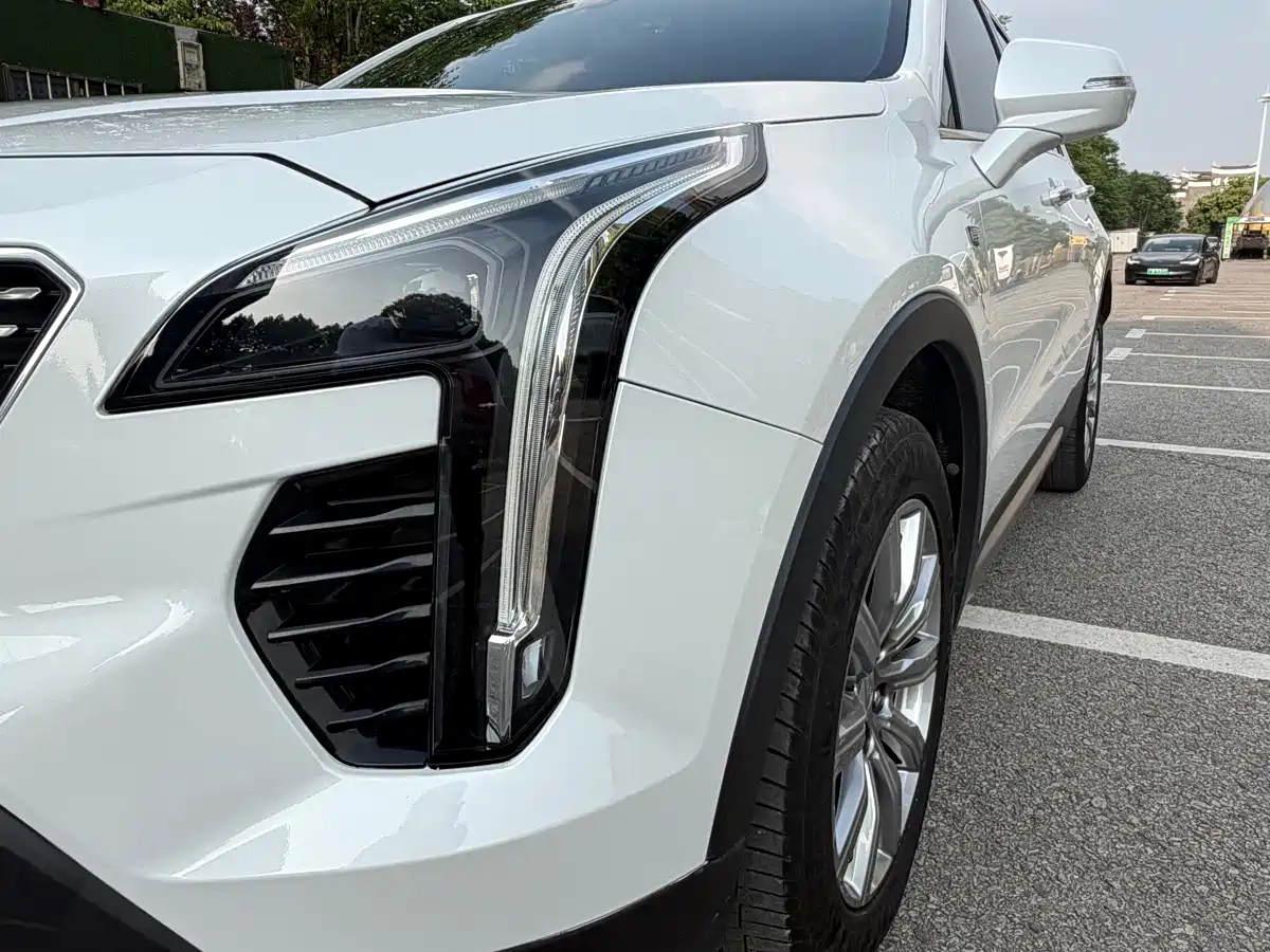 Cadillac XT4 2020 28T FWD Leading Trim фото 15
