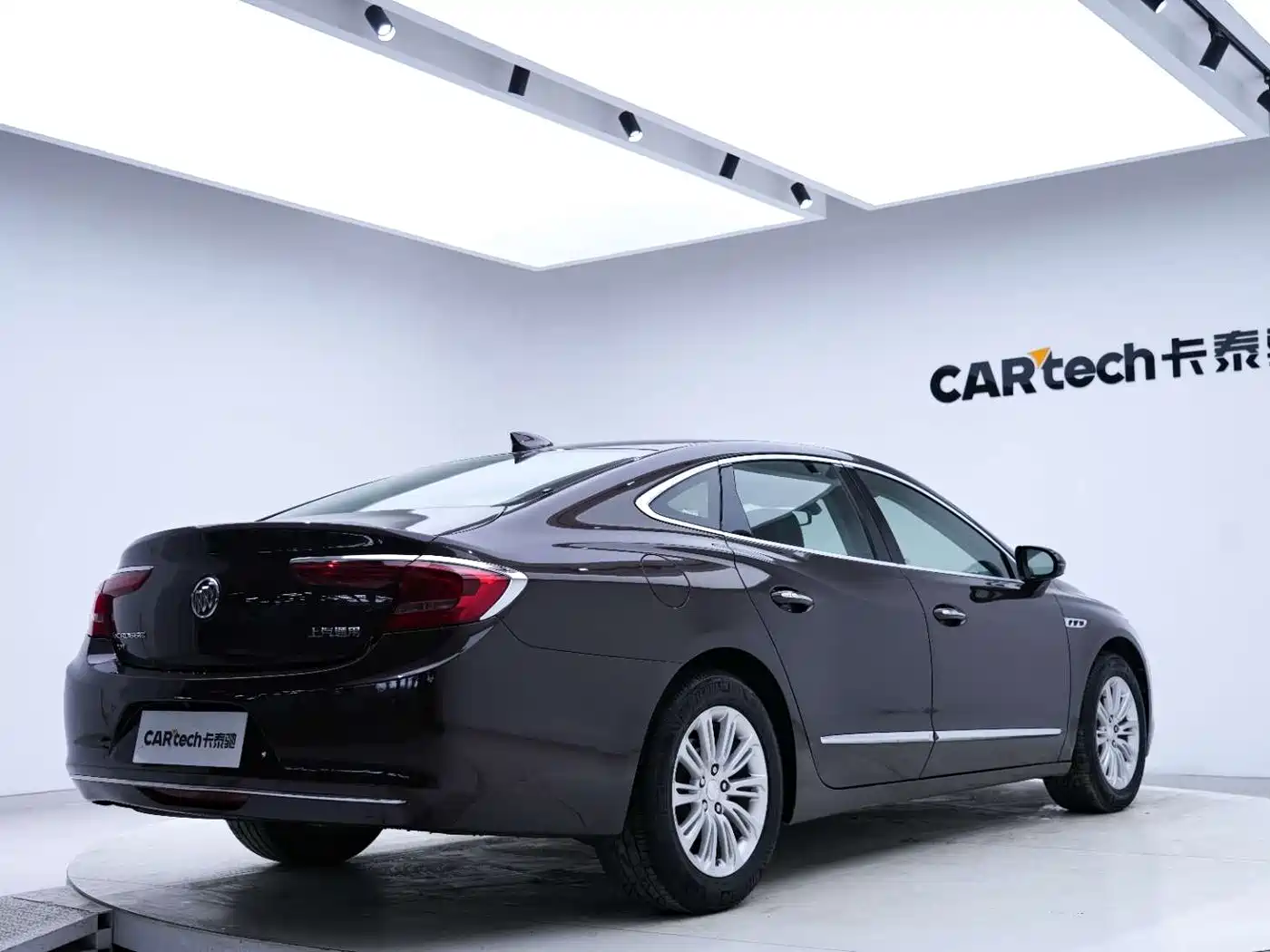 Buick LaCrosse 2018 Model 20T Elite Edition фото 12