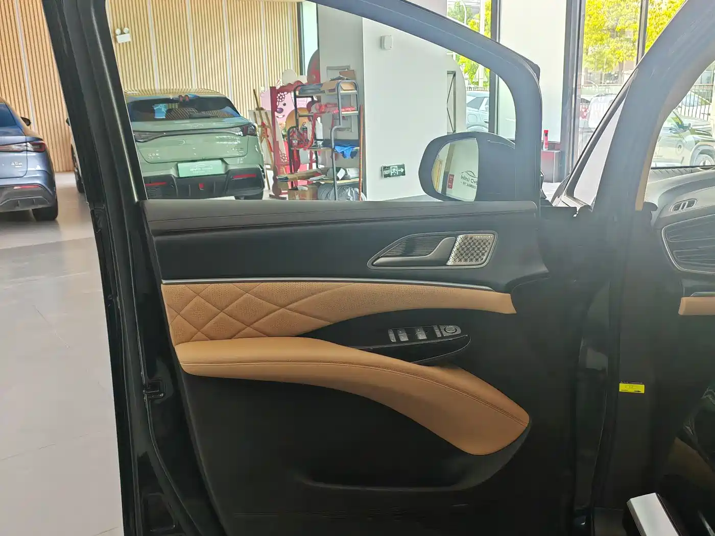Denza D9 2025 Model DM-i Smart Drive Edition 1020 AWD Flagship фото 7