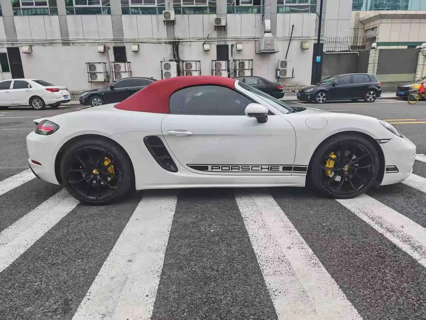 2025 Porsche 718