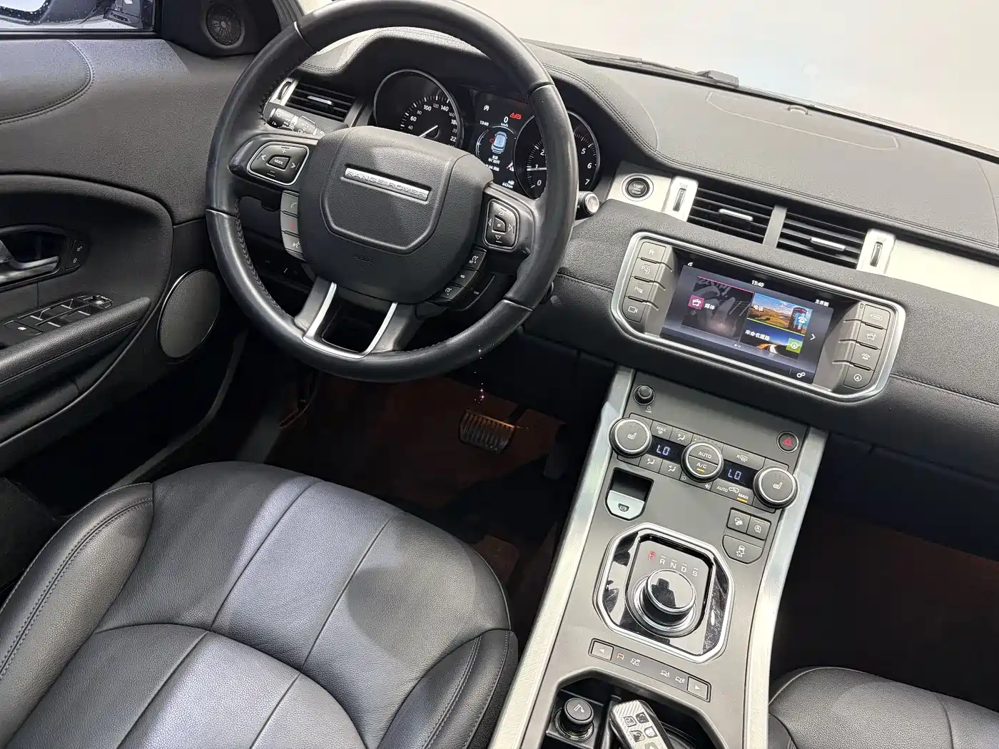 Land Rover Range Rover Evoque 2018 240PS PURE Trend фото 8