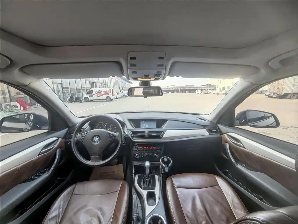 BMW X1 2013 sDrive18i Fashion фото 12