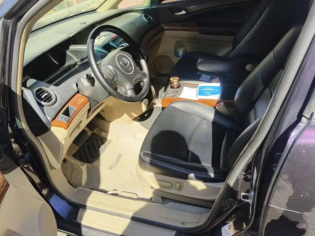 Photo 8 - Honda Odyssey