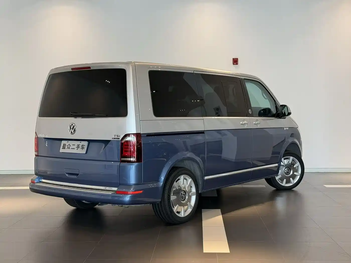 Volkswagen Multivan 2018 2.0TSI 4WD Leisure Edition 7-Seater фото 3