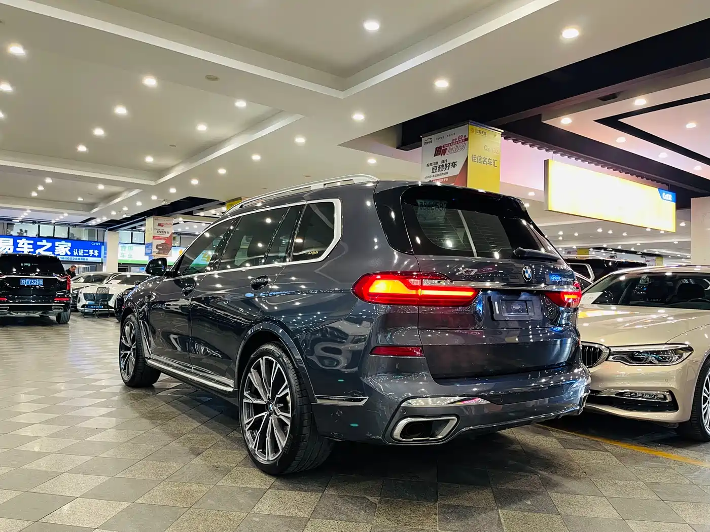 BMW X7 2020 xDrive40i Executive M Sport Package фото 17
