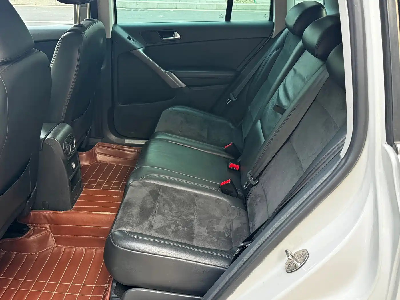 Volkswagen Tiguan 2010 2.0TSI Automatic AWD Flagship фото 10