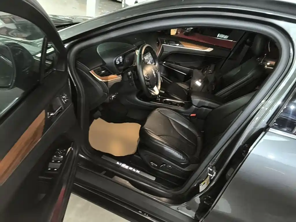 Lincoln MKC 2019 2019 2.0T 4WD Premium Elegance Edition China VI